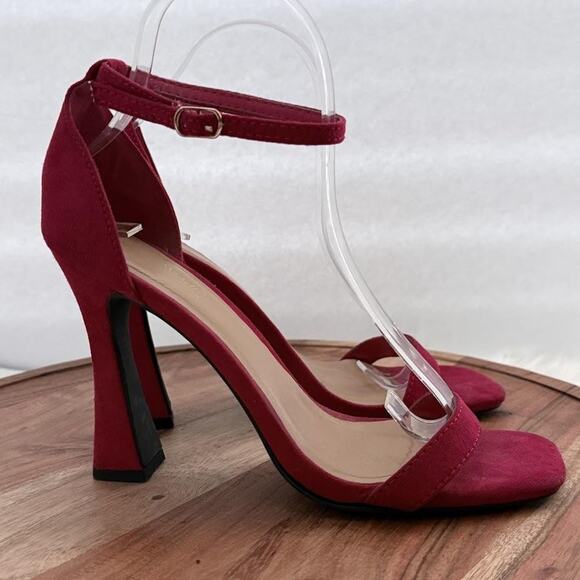 Anne Michelle Shoes Womens Size 9 Red Faux Suede Ankle Strap Sandals Open Toe 39 - Picture 1 of 10